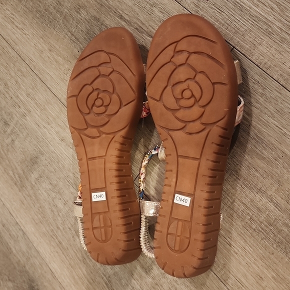 Womans heeled sandal cream yellow pink gold colored stones size 9.5 - Picture 6 of 6